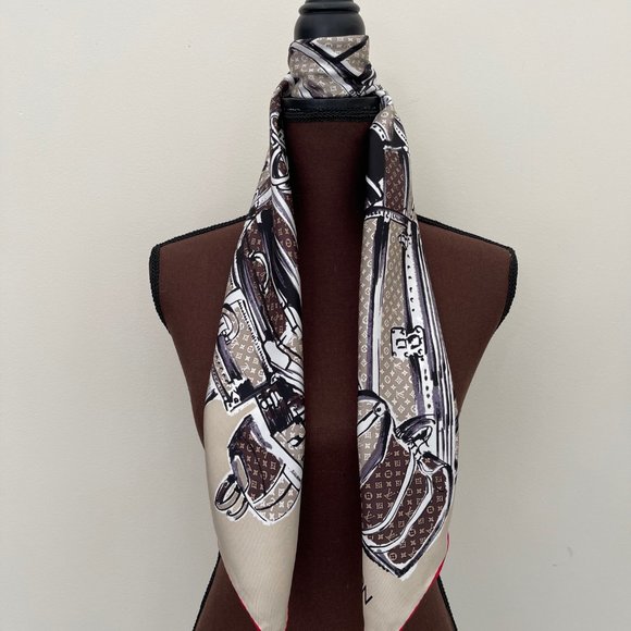 New Louis Vuitton Scarf Trunks Monogram Beige Brown Silk Wrap - Picture 13 of 14